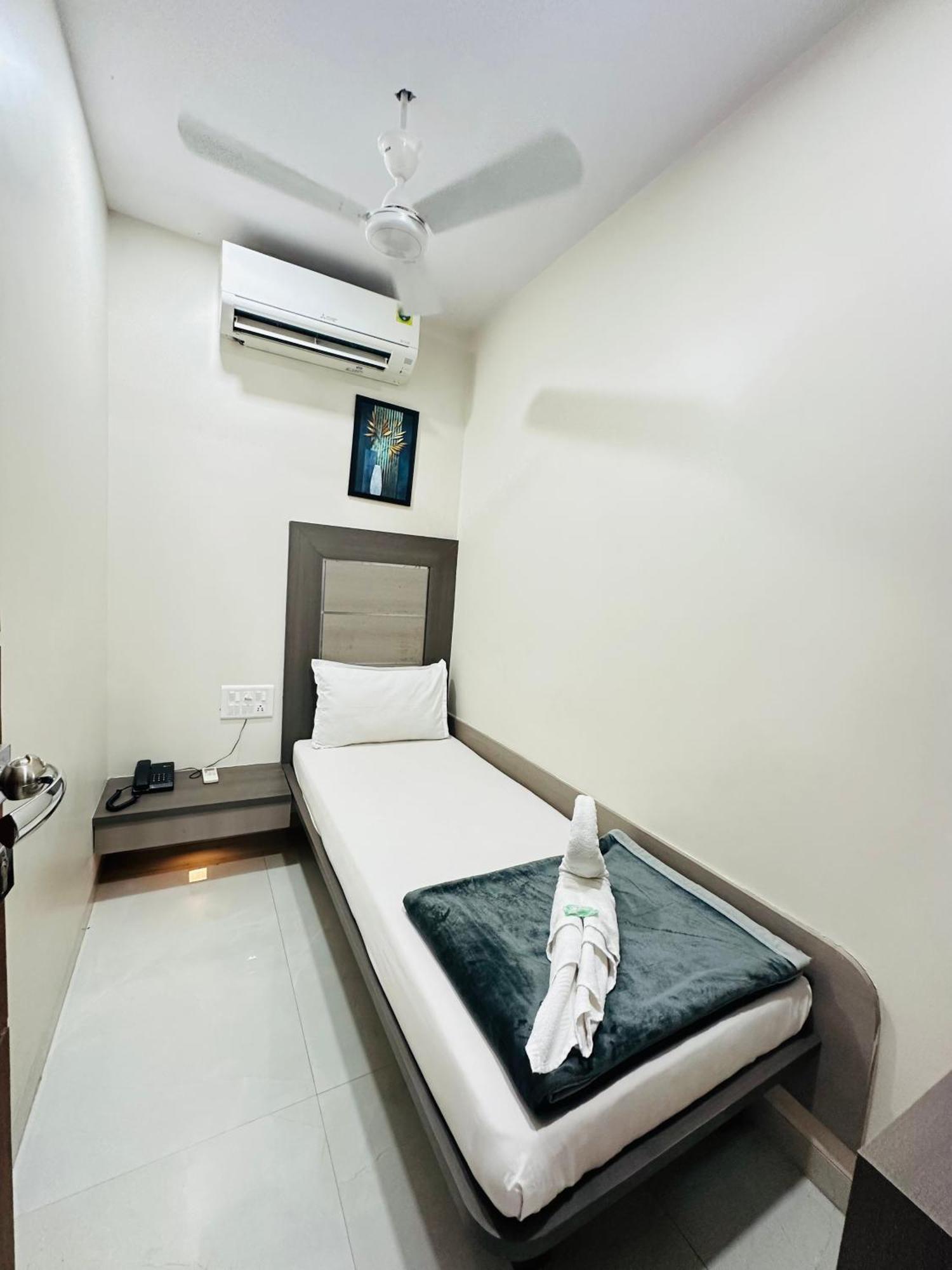 Hotel Rs Regency Bombay